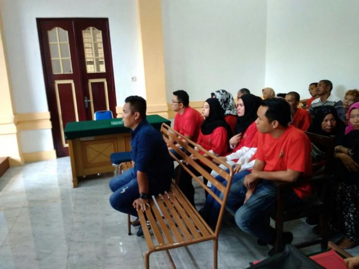 Dugem di Jet Plane, Empat Wanita Cantik dan 2 Pria Diadili 