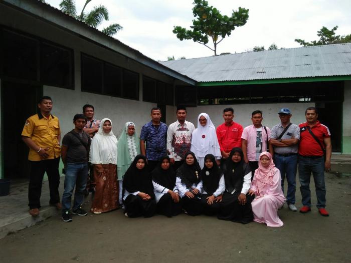 Gemala dan Satwar Pemkab Sambangi MDTA Al Washliyah Ajamu