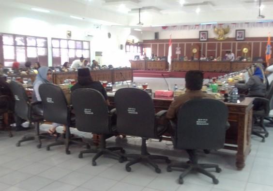 Rapat Paripurna DPRD, Pansus Bentuk Perda Penyelenggaraan Pendidikan