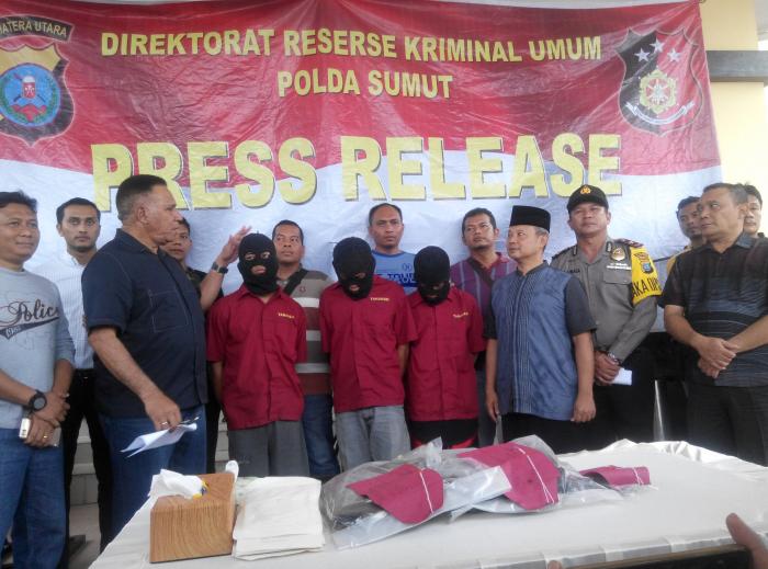 Ditangkap di Riau, Ayah, Anak dan Ponakan Kompak Membunuh