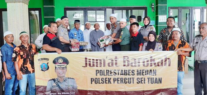 Polsek Percut Seituan Gelar Jumat Barokah 