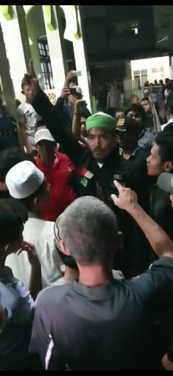 Sekelompok OTK Serang Masjid dan Rumah di Mandala
