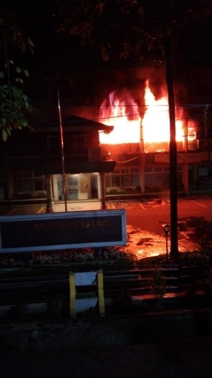 Kantor PLN Jalan Listrik Terbakar 