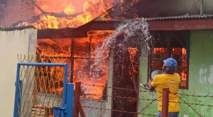 2 Unit Rumah Terbakar di Sudirejo Medan