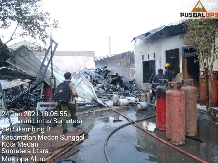 Pangkalan Gas Jalan Balam Terbakar 
