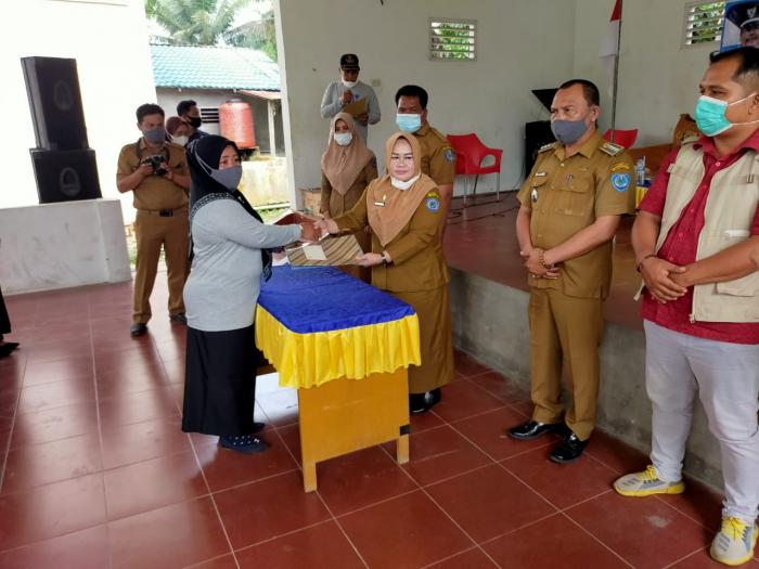 Kadis P3A Labuhanbatu Kukuhkan Pengurus PATBM Desa Tanjung Harapan