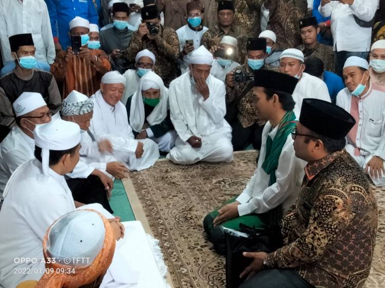Tuan Guru Babusalam DR. Zikmal Fuad, MA Sambut Ustadz Prof H Abdul Somad