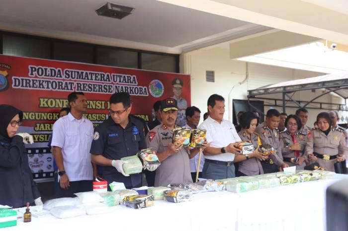 Poldasu Amankan 33,5 Kg Sabu dan 13.500 Ekstasi asal Malaysia 