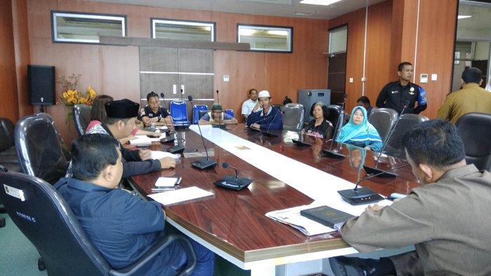 Diancam PD Pasar Bayar Retribusi, Pedagang Marelan Mengadu ke DPRD Medan 