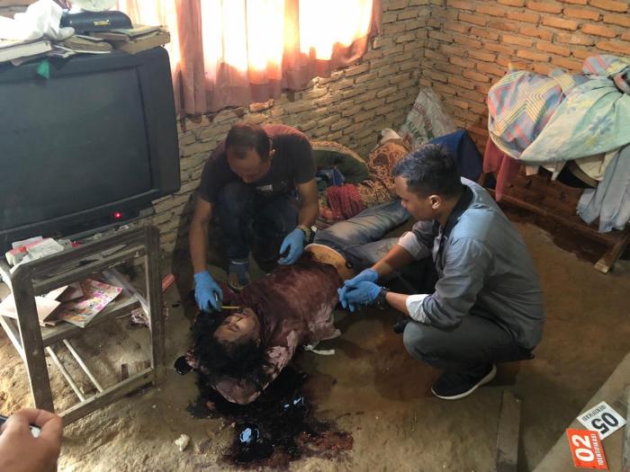 Diduga Cekcok Asmara, Penambal Ban Bunuh Istri 