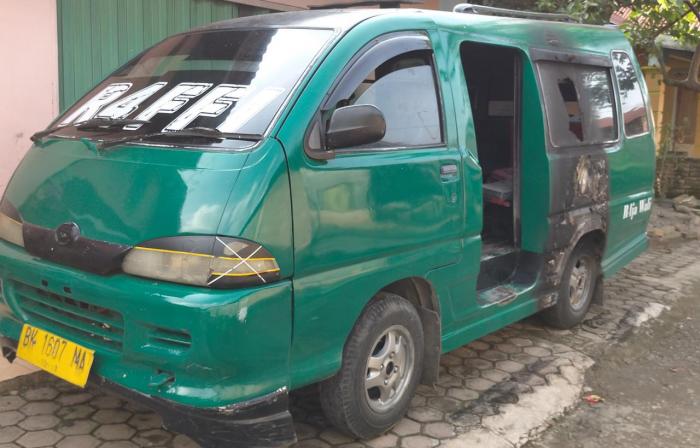 Angkot Milik Wartawan Dilempar Bom Molotov 