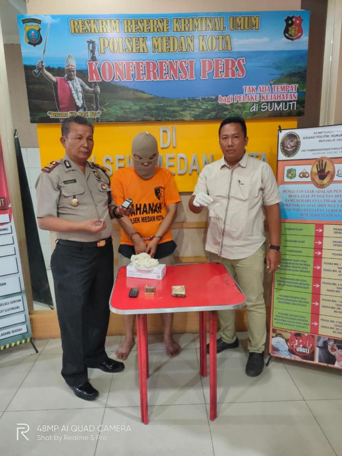 Warga Sakti Lubis Tertangkap Buang Sabu