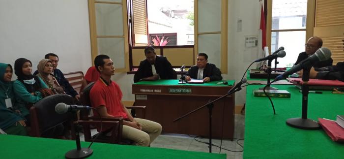 Tak Terima Diputusi, Video Mesum Dikirim ke Abang Pacarnya 