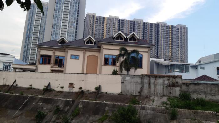 Aneh! Proyek Bangunan di Jalan Tembakau Deli Tanpa IMB Terus Berjalan