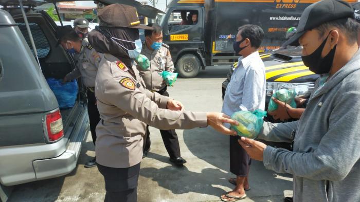 Ini Pesan Kamtibmas 'Berbagi Nasi Bungkus' Polsek Patumbak 