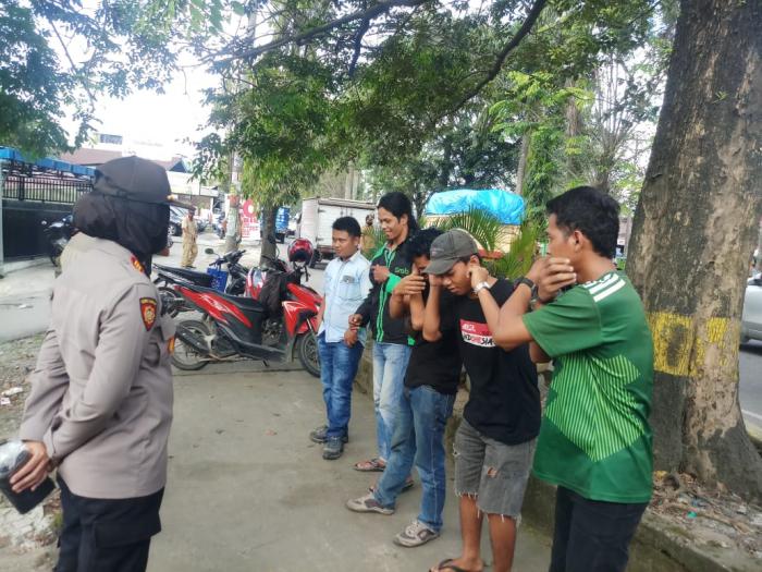 Polsek Patumbak Tahan KTP Warga tak Pakai Masker