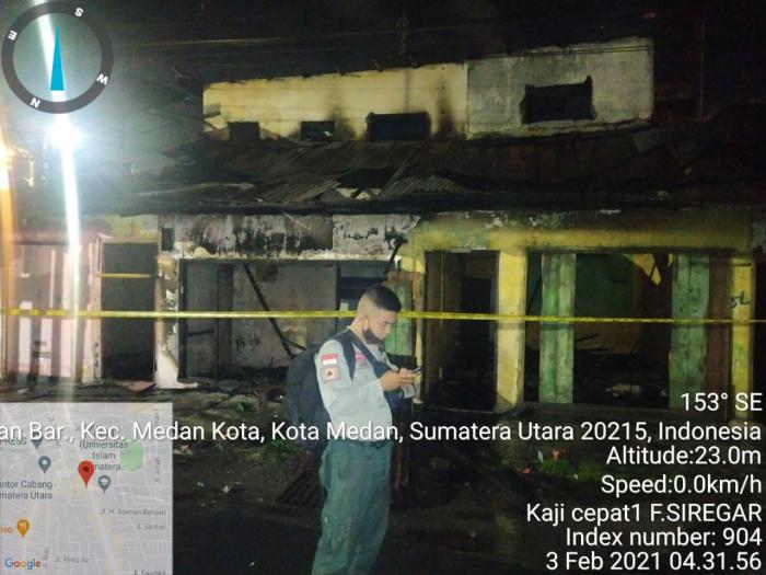 8 Unit Kios Kosong Terbakar 