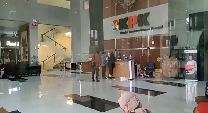 Bank Mandiri Cabang Medan dan PT. Bintang Cosmos Dilaporkan ke KPK