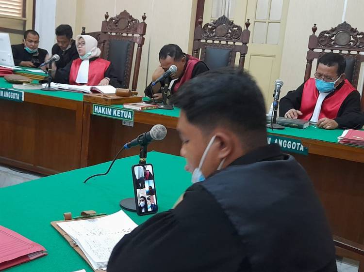 Bunuh Bapak dan Abang Kandung