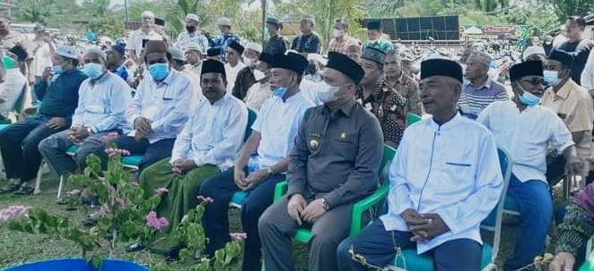 Bupati Melayat di Kediaman Tokoh Masyarakat Alm H. Mas Ulong