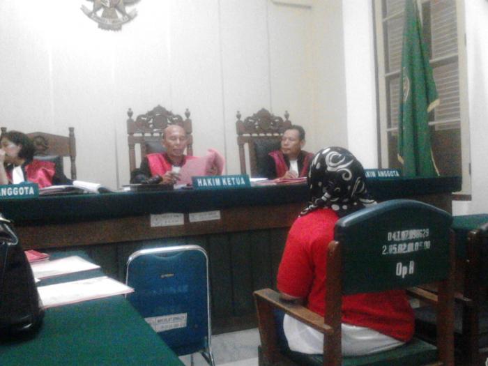 Wanita Kurir Ekstasi Dihukum 8 Tahun