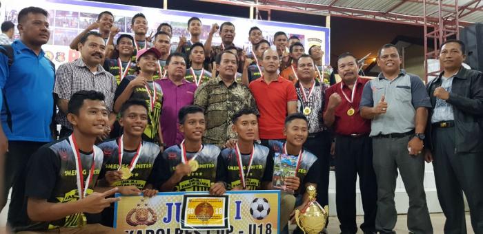 Ketua REI Labuhanbatu Beri Hadiah Juara Kapolres CUP U-18