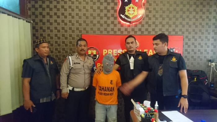 Kakek Bejat ini Ternyata 64 Kali Cabuli Sembilan Anak 