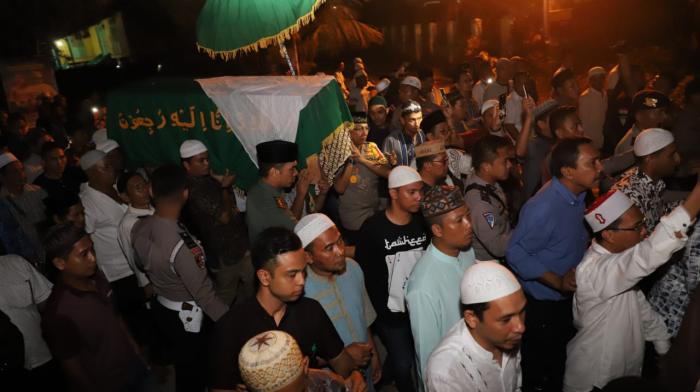 Kapoldasu: Alfatihah Untuk Almarhumah Ibunda Abdul Somad