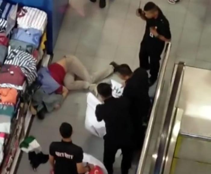 Pria Tionghoa Nekat Bunuh Diri Lompat dari Lantai 7 Thamrin Plaza 