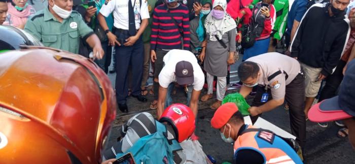 Pria Berpakaian Rapi Tewas Ditabrak KA