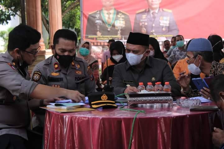 Bupati dan Kapolres Labuhanbatu Ikuti Press Conference Sero Survey & Percepatan Vaksinasi Lansia Secara Daring