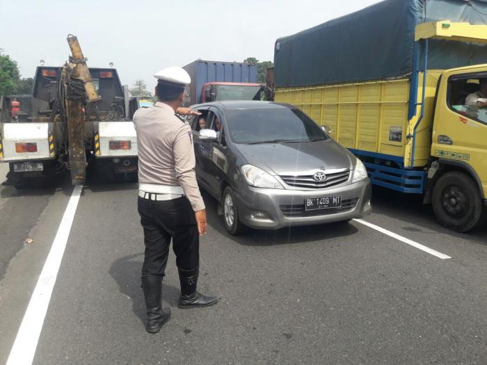 Rem Truk CPO Blong, Dua Pekerja Proyek Tewas Tertimpa 