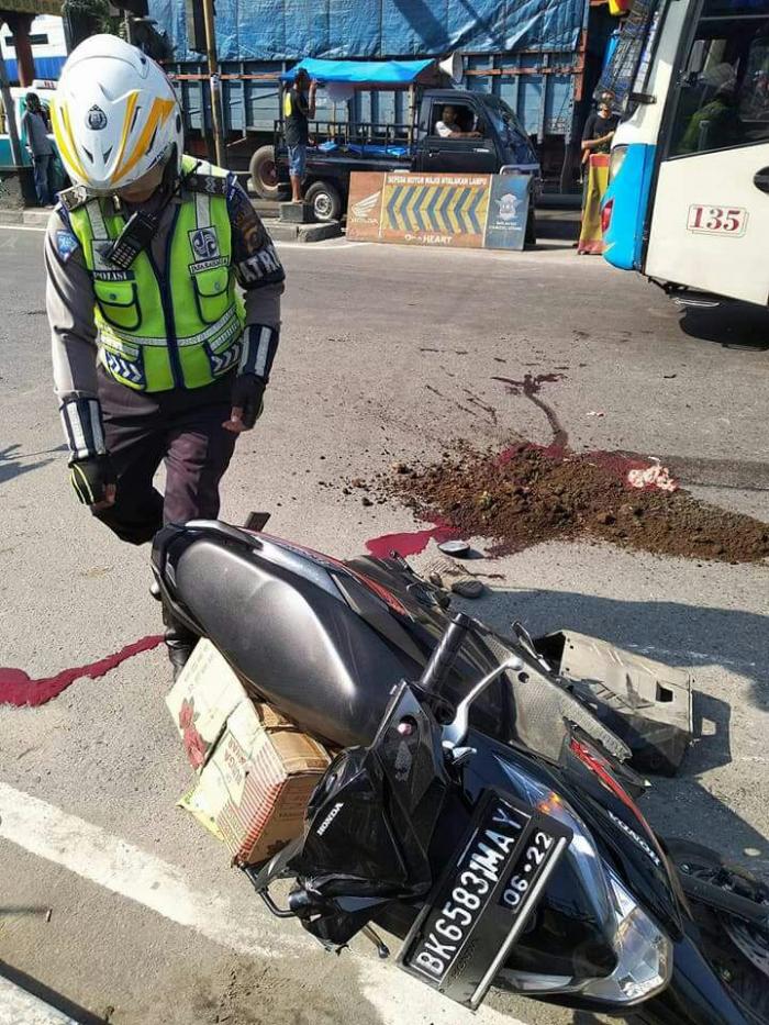 Mbah Surip dan Anaknya Tewas Dilandas Truk