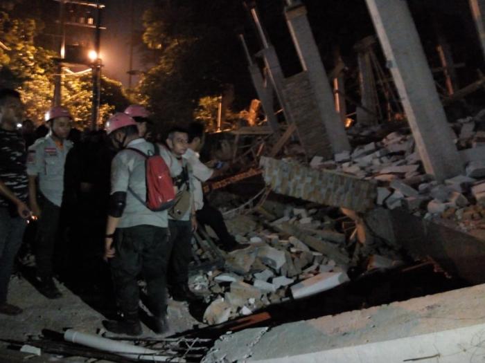 Polisi Selidiki Kejadian Runtuhnya Bangunan Cafe di Medan