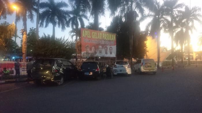 Taksi Online Tabrakan Beruntun  