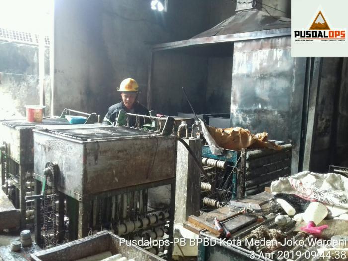 Pabrik Lilin Rumahan Terbakar 