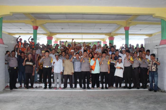 Jumat Barokah, Kapolres Asahan Makan Bersama dengan Ratusan Warga 