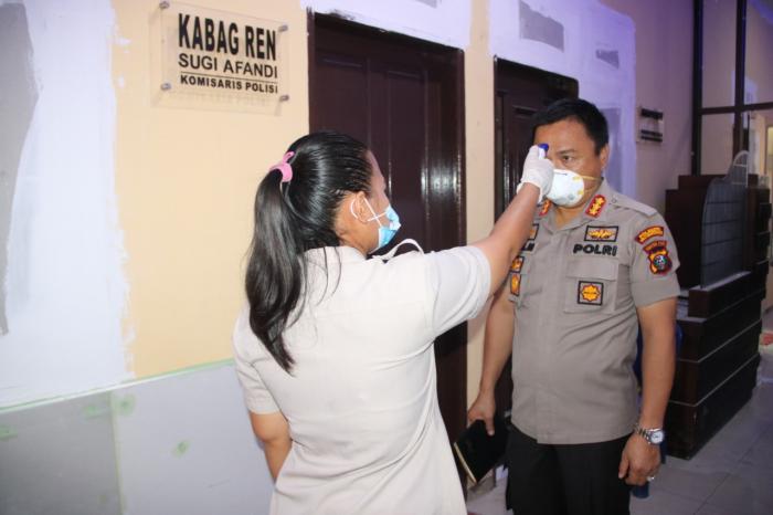 Antisipasi Covid-19, Polresta Deliserdang Sterilisasi Peserta Vidcon 