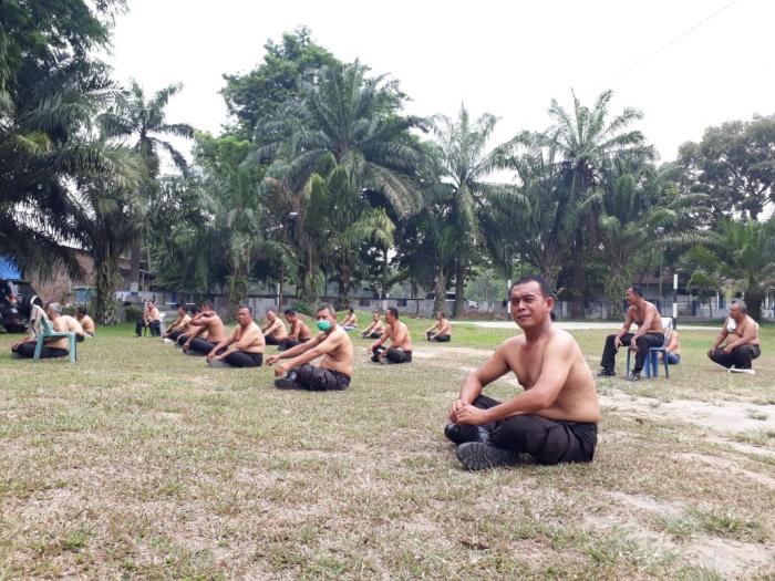 Tangkal Corona, Polisi Galang Berjemur