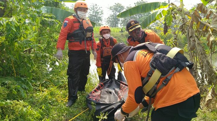 Tolong Teman, Rahmadhani Pranoto Hanyut