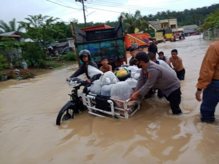 Sungai Aek Natas Meluap, Ratusan Rumah Warga Tergenang