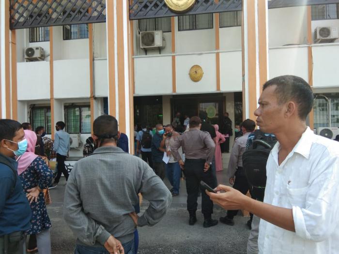 Meski Wabah Virus Corona, Ratusan Warga Pencari Kerja Serbu PN Rantauprapat