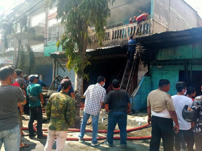 Ruko di HM Yamin Terbakar, 1 Tewas