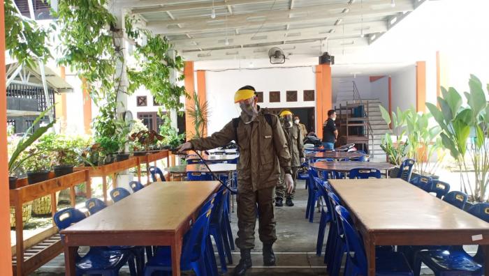 Brimob Poldasu Sterilkan Lokasi Latsitardanus 2021 di Binjai
