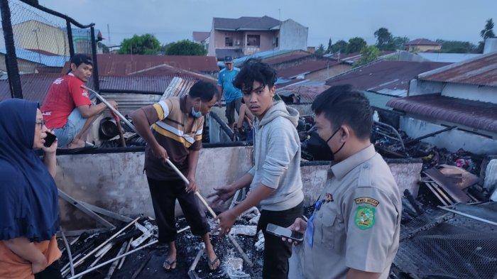 Dua Rumah di Jalan Mangaan Medan Hangus Terbakar