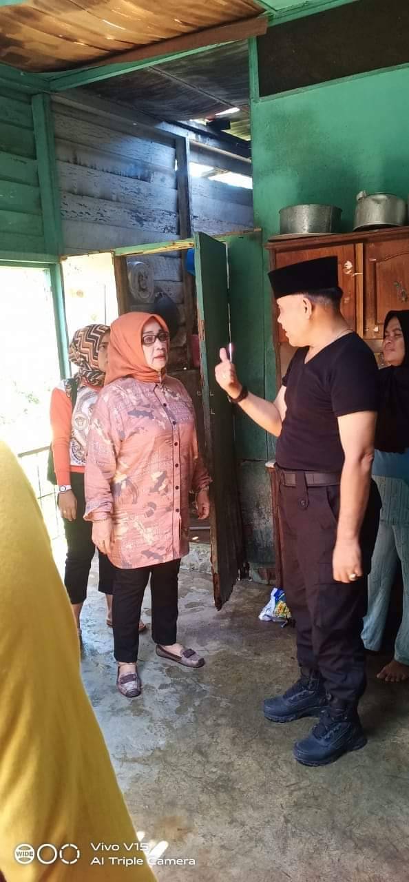 Wakil Bupati Labuhanbatu Kunjungi Warga Terdampak Angin Puting Beliung