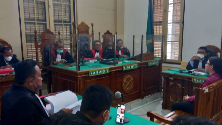Hakim Tunda Pemeriksaan Terdakwa Veronica Penjual Alat Nonton Liga Inggris