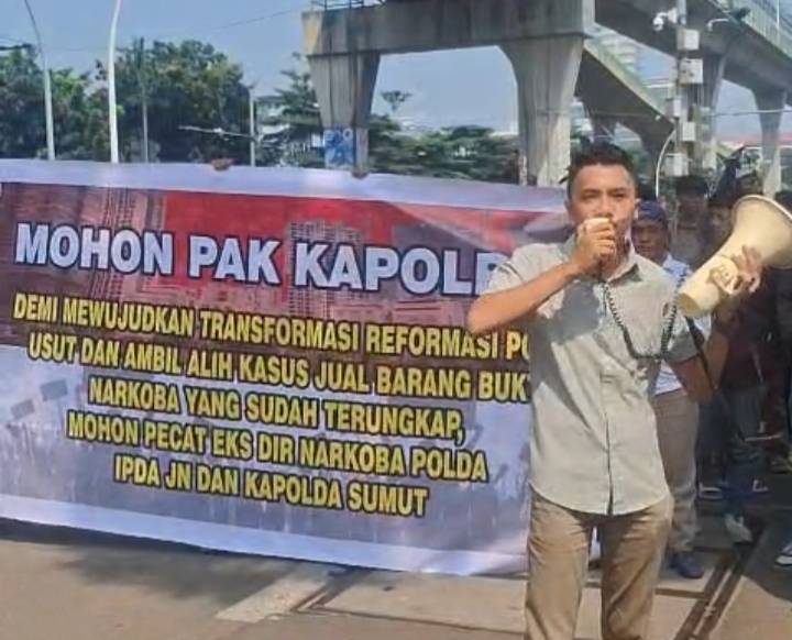 Buntut Oknum Polisi Ketangkap Jual Sabu 1 Kg, Puluhan Mahasiswa Medan Aksi Di Mabes Polri