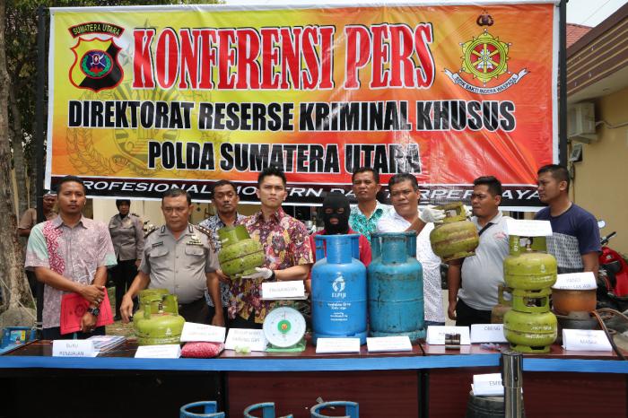 Poldasu Gerebek Gudang Pengoplosan Gas di Jalan Pancing