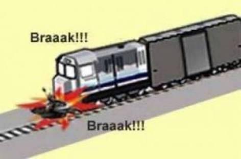 Wanita Hamil Ini Tabrakkan Diri ke Kereta Api Bandar Khalipah 